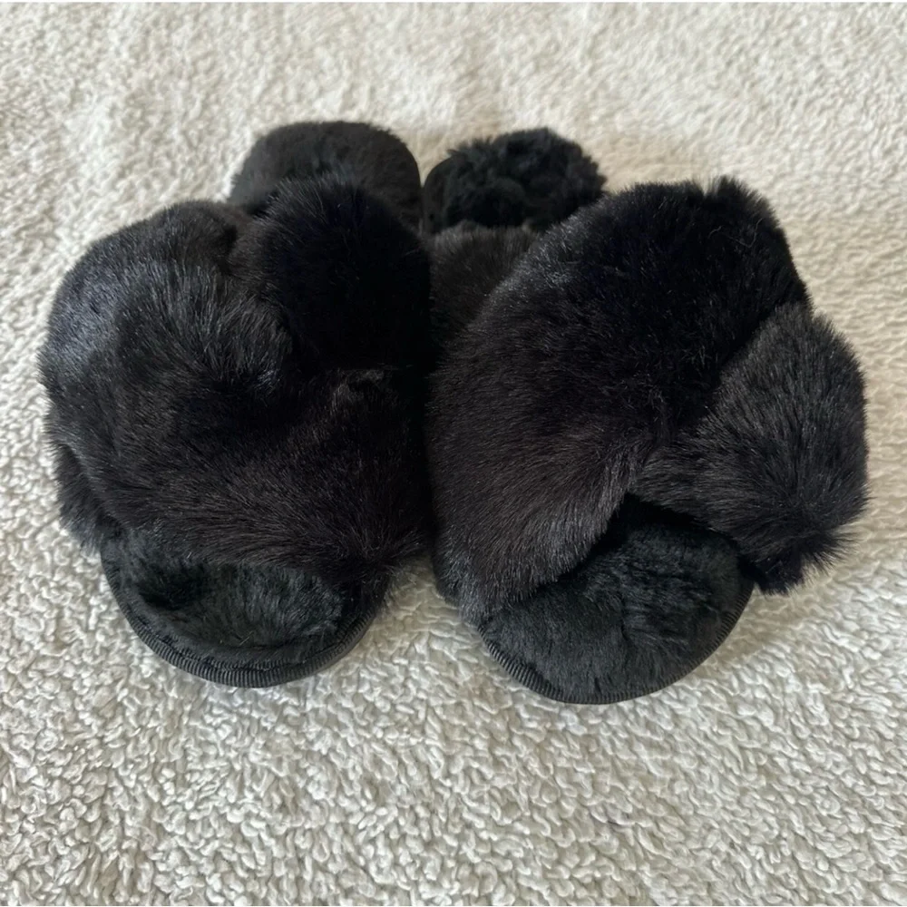 Girls Fuzzy Black Slippers